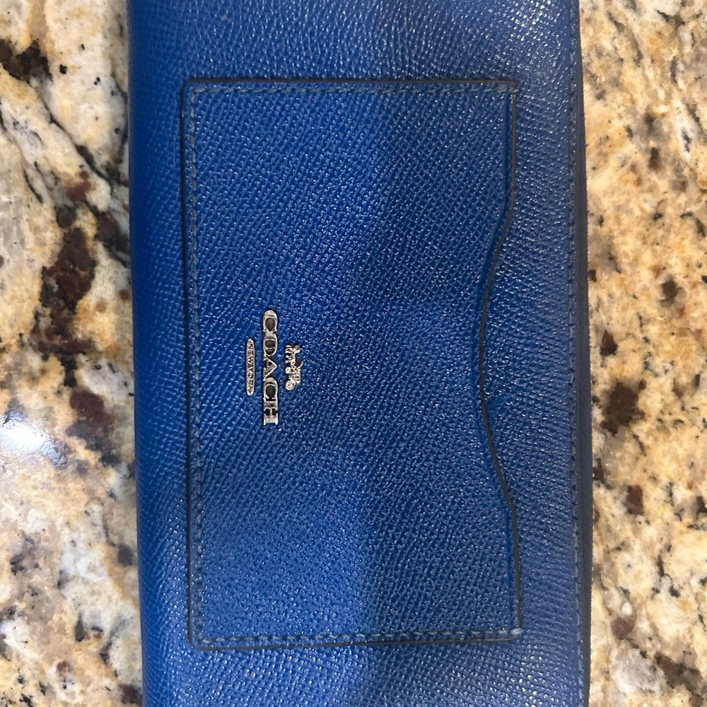 COACH Wallet Midnight Blue Crossgrain Leather Accordion Zip-Around Logo Gold